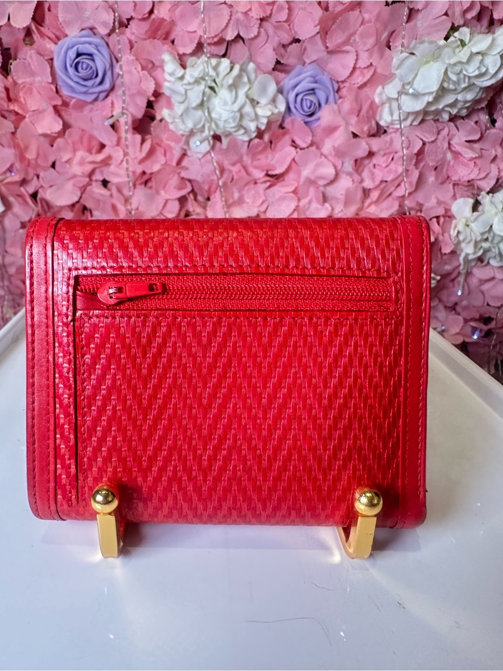 Valentino Rudy Red Textured Wallet - Picture 3 of 16